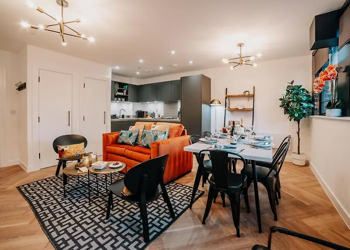 Boutique Grade II Listed Gem, City Centre, Fast Wifi, Family/ Contractors